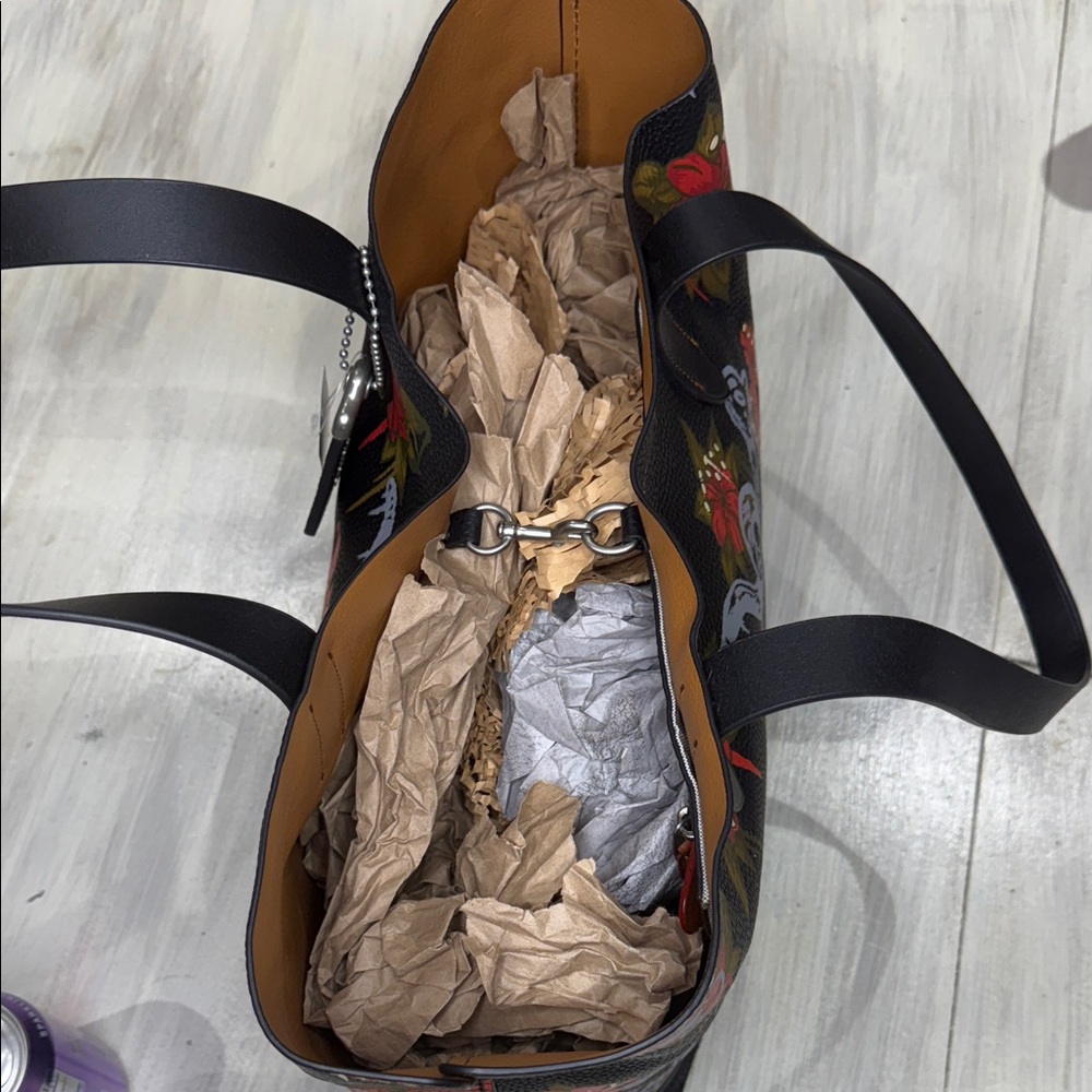 Coach Baseman Gotham Poison Lily Revenge Black and Red Floral Tote- With Dustbag - Picture 11 of 16